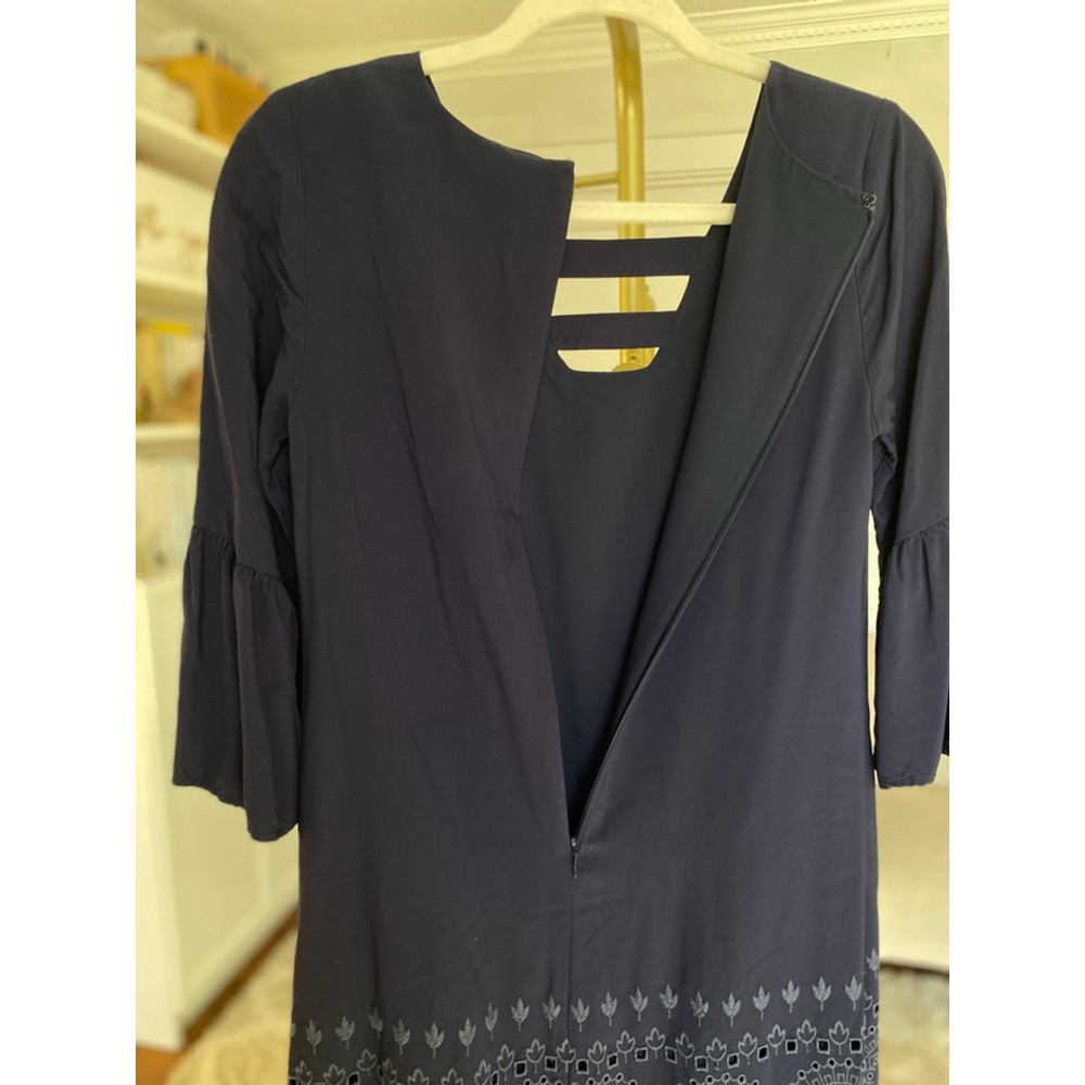 Crown And Ivy Mini Dress Navy Embroidered Bell Sleeve Preppy 2 Quiet Luxury Boho - Picture 4 of 7